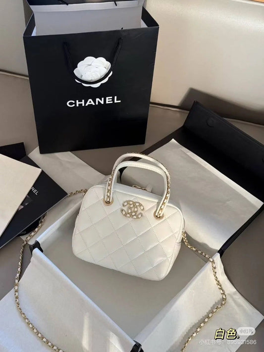 Chanel Ladies Handbag – Iconic Luxury Redefined & Two Color