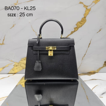 Hermès Handbag – The Ultimate Symbol of Luxury & Three Color